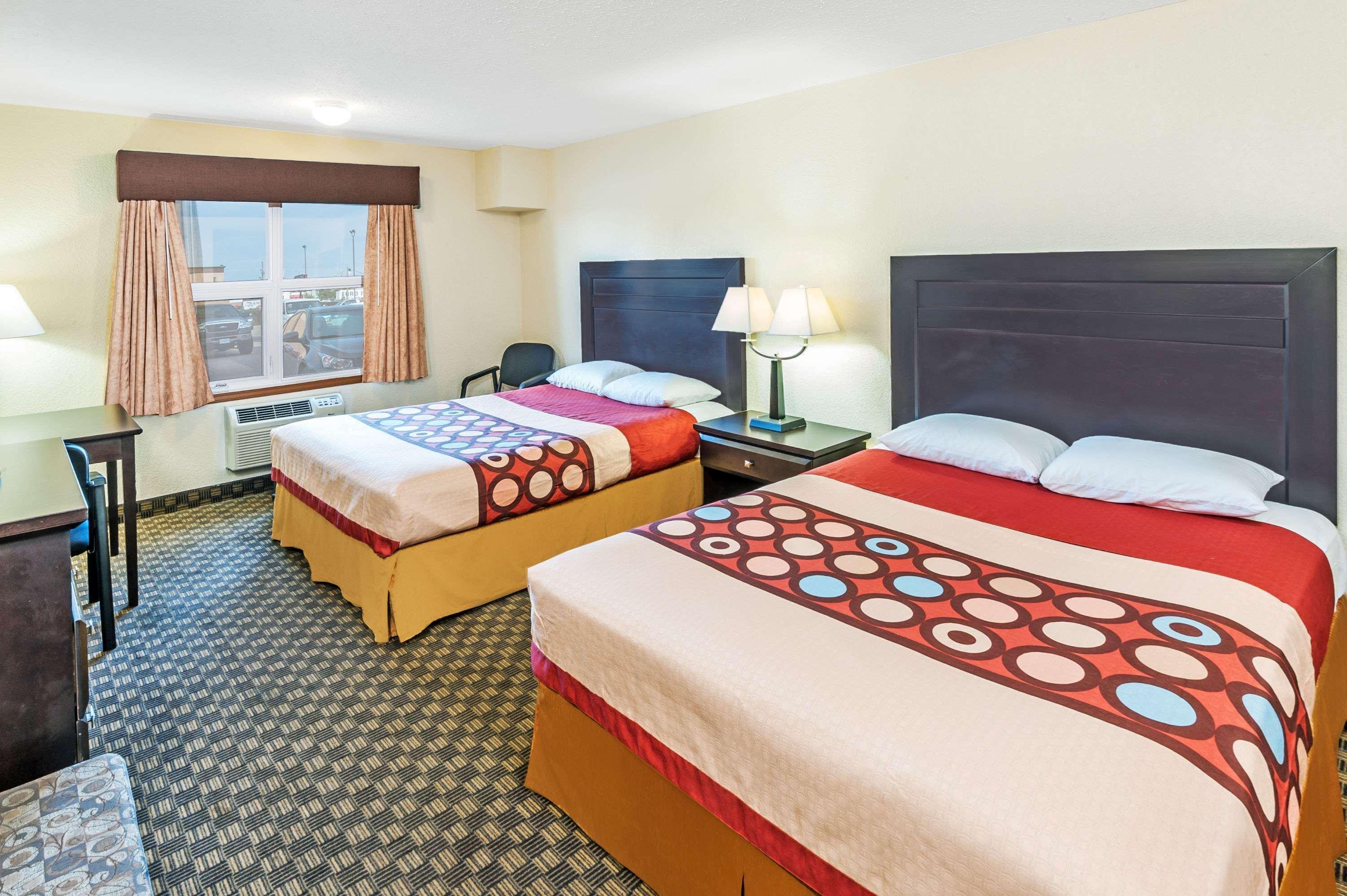 Super 8 By Wyndham Calgary/Airport Hotel Eksteriør billede